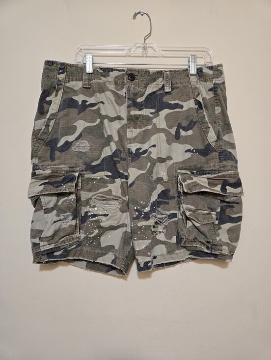 Aeropostale Pants - Aeropostale Camouflage Cargo Shorts - Camo Waist 34